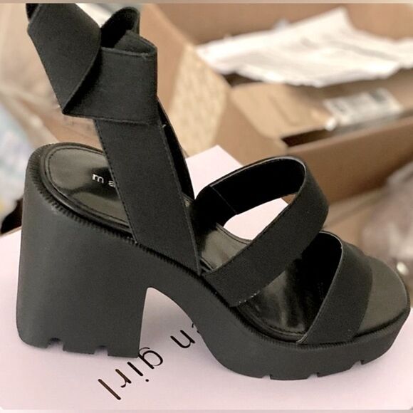 MADDEN GIRL Temple Heel Sandal Woman Size 9.5 Black Lug Sole Block Platform NEW - Picture 2 of 9